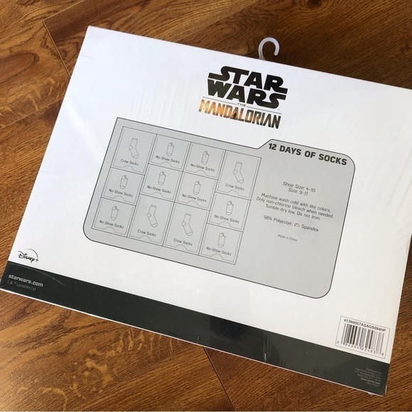 Star Wars: The Mandalorian 12 days of socks advent calendar - Picture 5 of 6